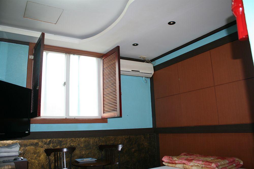 Oppa Hostel Seoul Eksteriør billede
