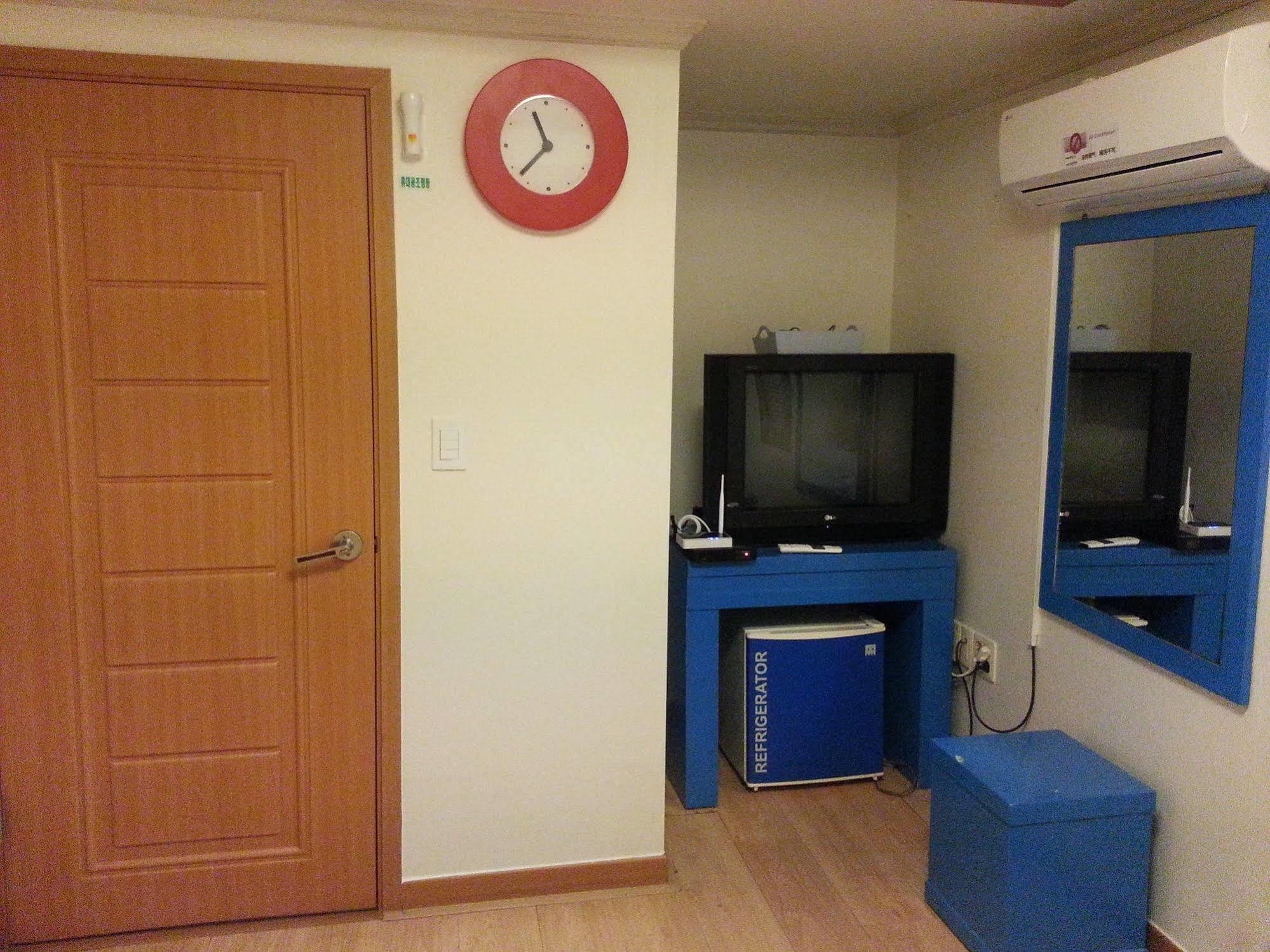 Oppa Hostel Seoul Eksteriør billede